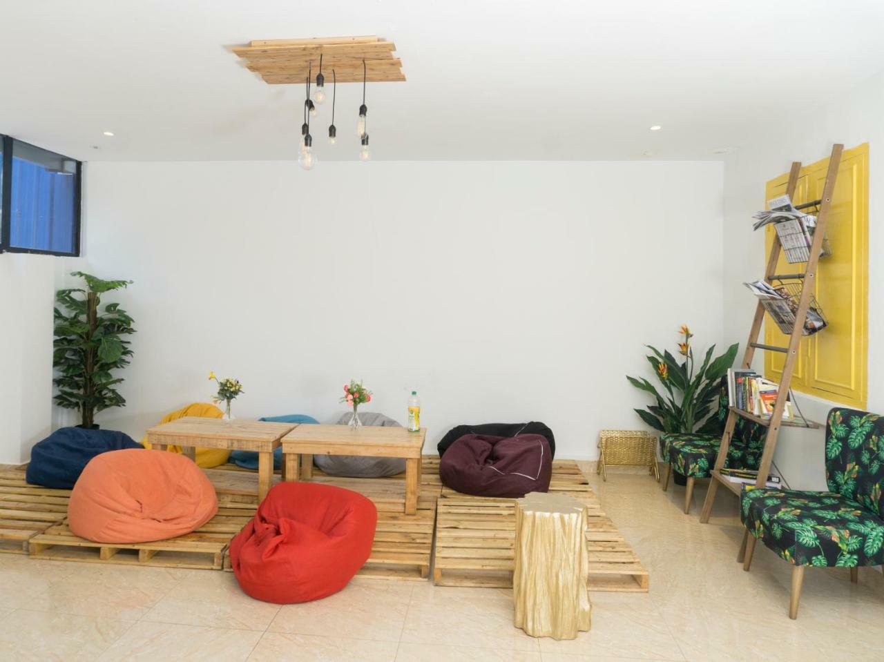 Oyo 90121 Summer House Bed & Cafe Kuala Lumpur Buitenkant foto